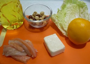 Салат из слабосоленой красной рыбы - фото шаг 1