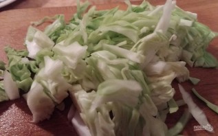 Салат из капусты и огурца с заправкой из нежирного кефира - фото шаг 2