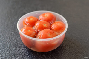 Малосольные помидоры фаршированные капустой - фото шаг 6