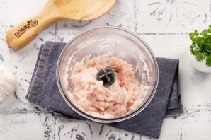 Куриные тефтели в сливочном соусе - фото шаг 3