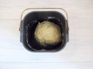 Булочки с изюмом в хлебопечке - фото шаг 7