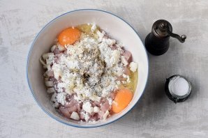 Рубленые куриные котлеты с сыром