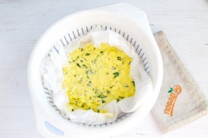Ароматный домашний сыр с тмином и зеленью - фото шаг 6