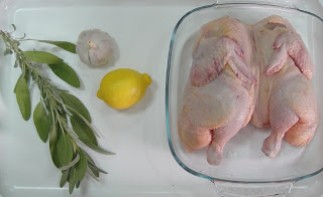 Курица целиком с шалфеем - фото шаг 1