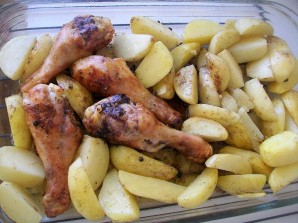 Голень куриная с картошкой - фото шаг 8