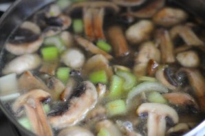 Сырный крем-суп с грибами   - фото шаг 3
