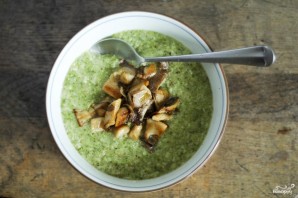 Суп с брокколи и грибами - фото шаг 5