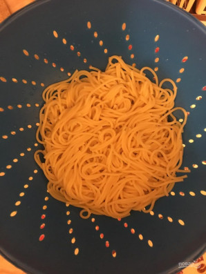 Спагетти с креветками и кетчупом "Махеевъ" - фото шаг 2