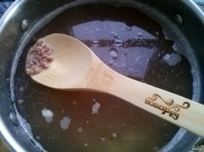 Суп из крапивы с яйцом - фото шаг 2