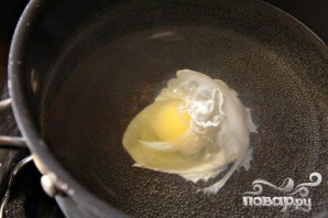 Вареные яйца с томатным соусом и фасолью - фото шаг 1