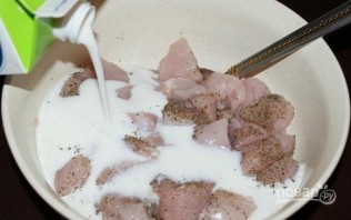 Куриное филе в кефире на сковороде - фото шаг 4