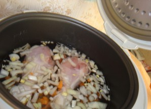 Суп с лапшой в мультиварке - фото шаг 5