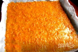 Морковный рулет с сырной начинкой - фото шаг 6