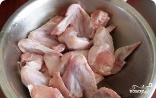 Куриные крылышки с картошкой в духовке - фото шаг 2