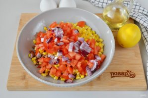 Овощной салат с фасолью и кукурузой - фото шаг 3