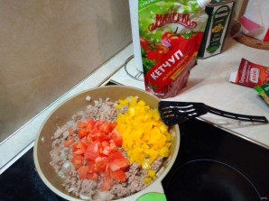 Лучший рецепт макарон по-флотски с овощами и кетчупом - фото шаг 5