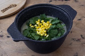Суп из шпината и кукурузной муки - фото шаг 4