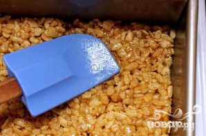 Пирожные с арахисовым маслом и воздушным рисом - фото шаг 2