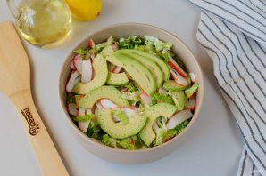 Крабовый салат с авокадо - фото шаг 4