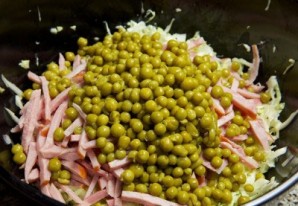 Салат с ветчиной и капустой - фото шаг 4