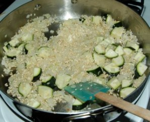 Рис с курицей в соусе в духовке - фото шаг 4