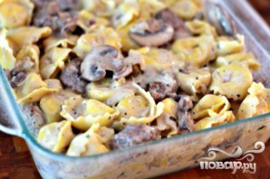 Колбаса с грибами и тортеллини - фото шаг 6