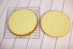 Вкусный бисквитный торт - фото шаг 13