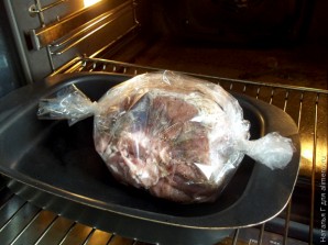 Мясо на кости в духовке - фото шаг 4