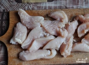 Салат с сулугуни и курицей - фото шаг 1