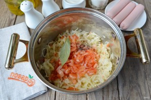 Суп с квашеной капустой и сосисками - фото шаг 4