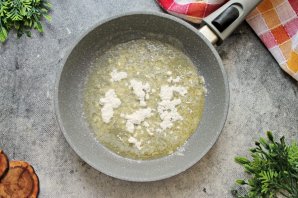 Фрикадельки в молочном соусе