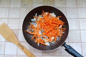 Баклажаны жареные с луком и морковью - фото шаг 4