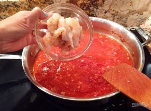 Морепродукты в томатном соусе - фото шаг 6