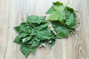 Чай из листьев малины и смородины на зиму - фото шаг 1