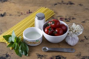 Паста с помидорами черри и базиликом - фото шаг 1