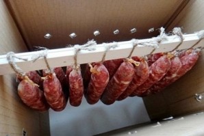 Вяленая колбаса в домашних условиях - фото шаг 6