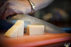 Гренки с сыром и чесноком - фото шаг 2