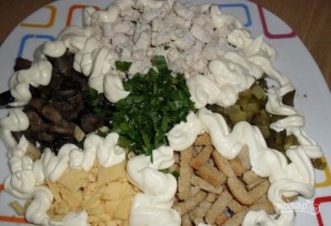 Салат с грибами маринованными - фото шаг 2