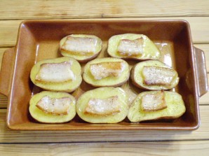 Картошка с салом и чесноком в духовке - фото шаг 8