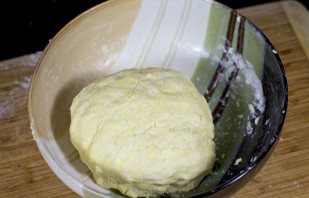 Тесто для пирогов на кефире без дрожжей - фото шаг 3