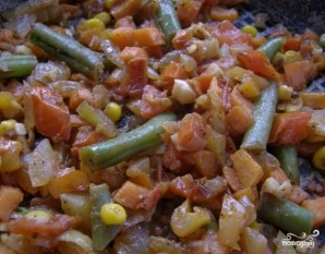 Кальмары, фаршированные рисом и овощами - фото шаг 6