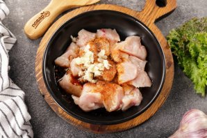Куриная грудка, запеченная с картофелем - фото шаг 4