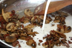 Куриное филе с грибами в сливочном соусе - фото шаг 8