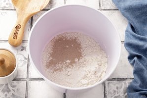 Блины дрожжевые на воде - фото шаг 2