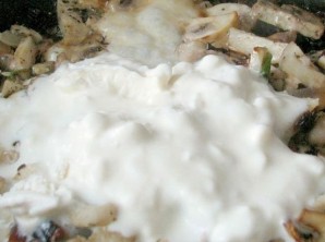Картошка под грибным соусом - фото шаг 3