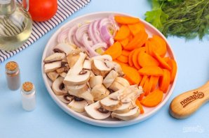 Тушеное мясо с грибами - фото шаг 3