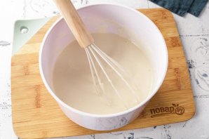 Блины с дырочками на кефире - фото шаг 7