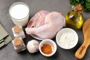 Курица в молочно-чесночном соусе на сковороде - фото шаг 1