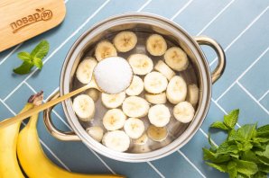 Компот из бананов - фото шаг 6