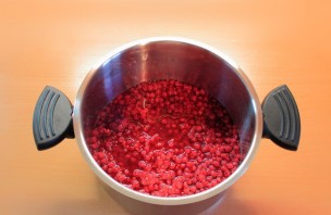 Варенье из красной смородины без закатки - фото шаг 3